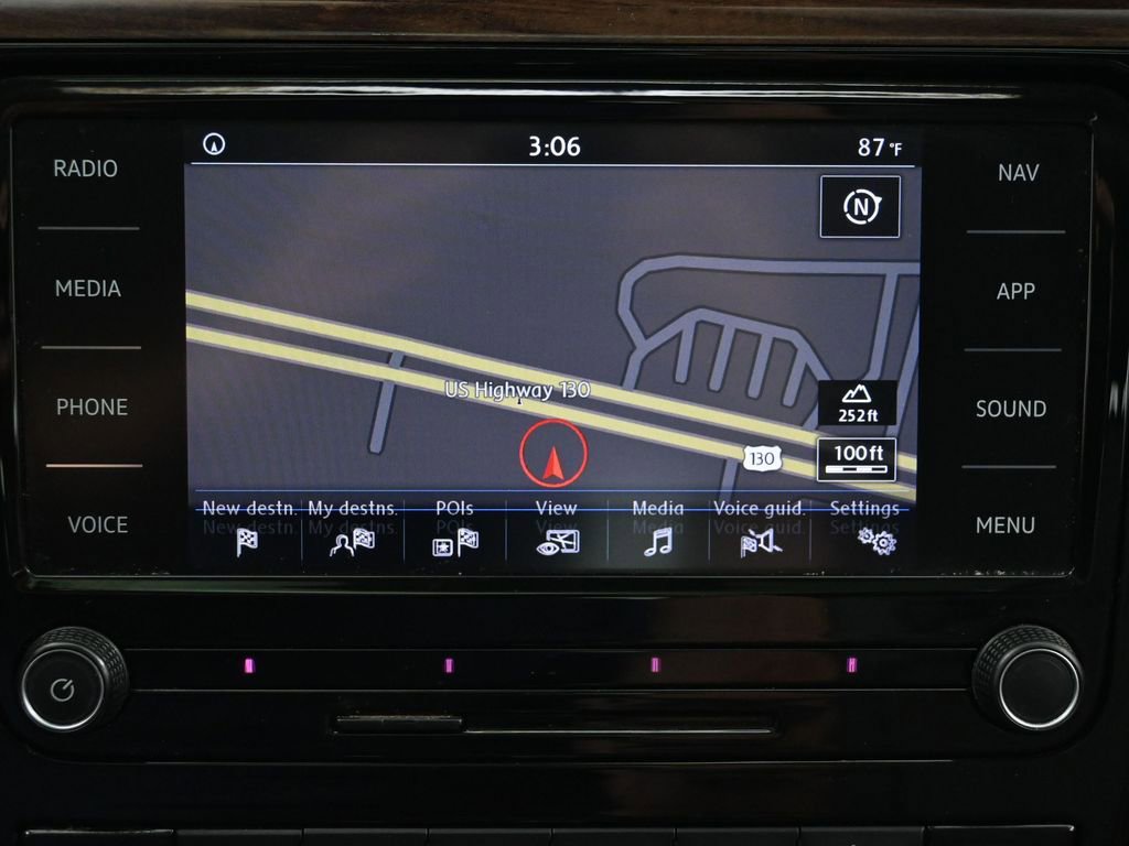 Used 2020 Volkswagen Passat 2.0T SEL image 27