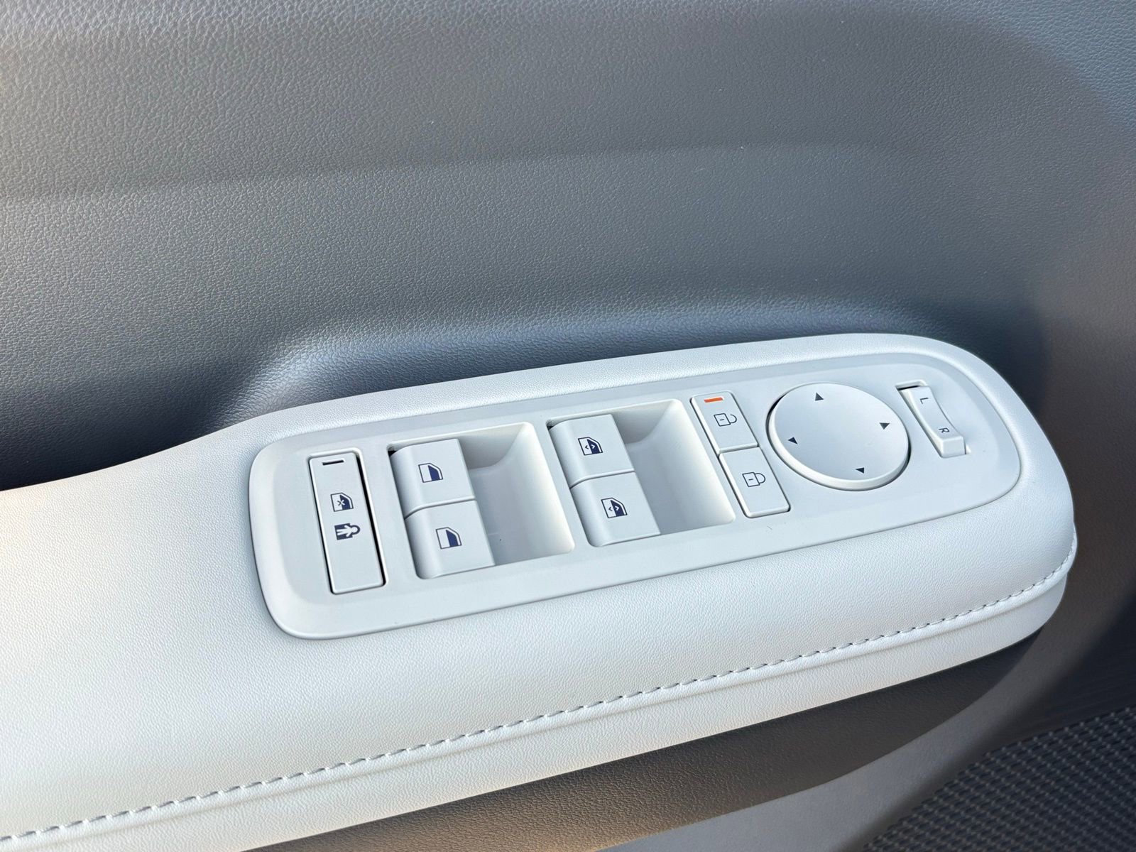 New 2026 Hyundai Santa Fe SEL FWD image 11