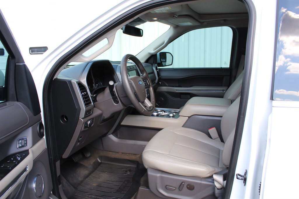 Used 2020 Ford Expedition XLT w/ Equipment Group 202A image 6