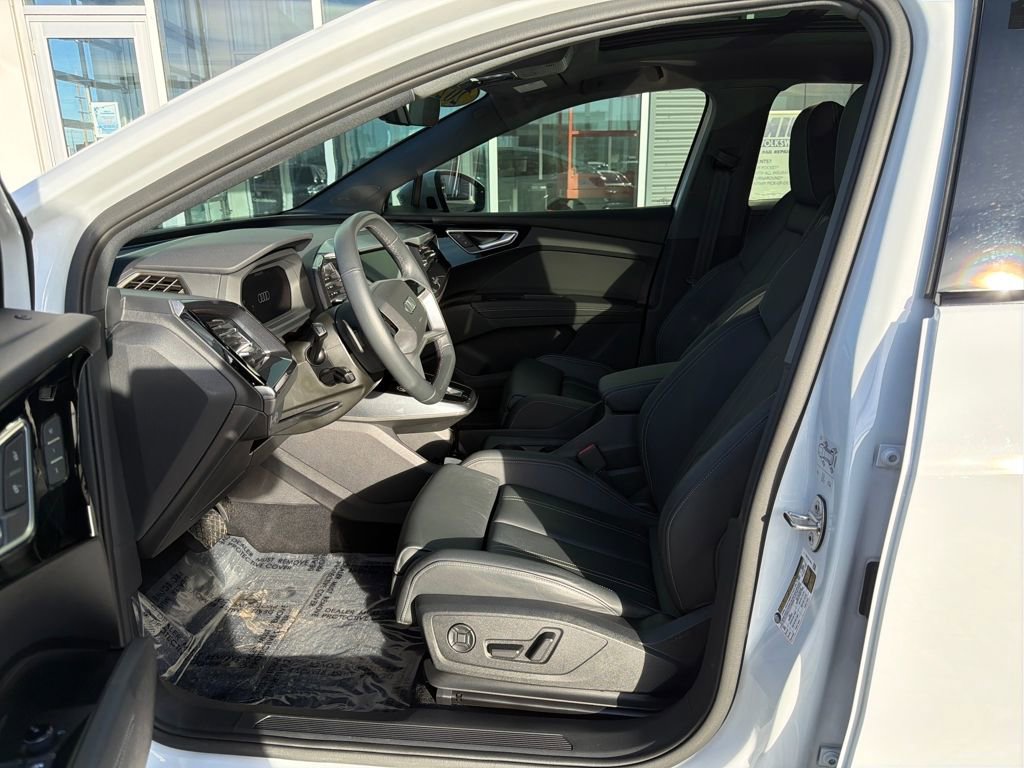 Used 2024 Audi Q4 e-tron Prestige w/ Black Optic Plus Package image 10