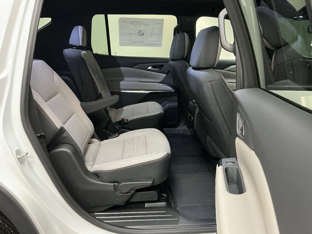 New 2026 Chevrolet Traverse LT w/ LPO, Floor Liner Package FWD image 29