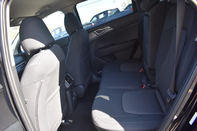 New 2027 Kia Sportage LX FWD image 17