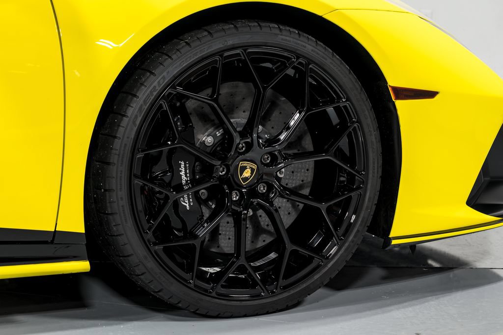 Used 2022 Lamborghini Huracan EVO AWD/4WD image 46