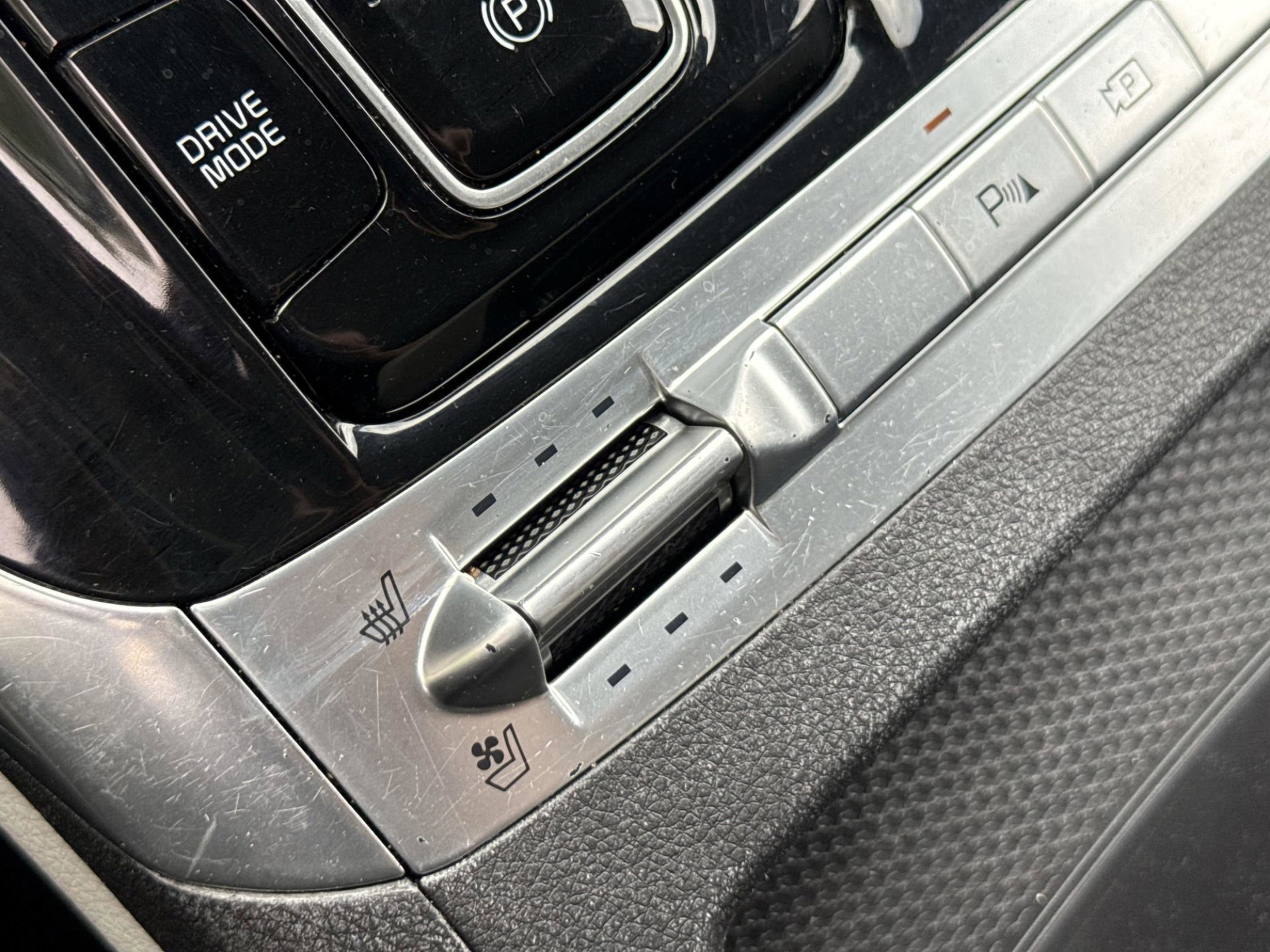 Used 2023 Kia Carnival SX image 26