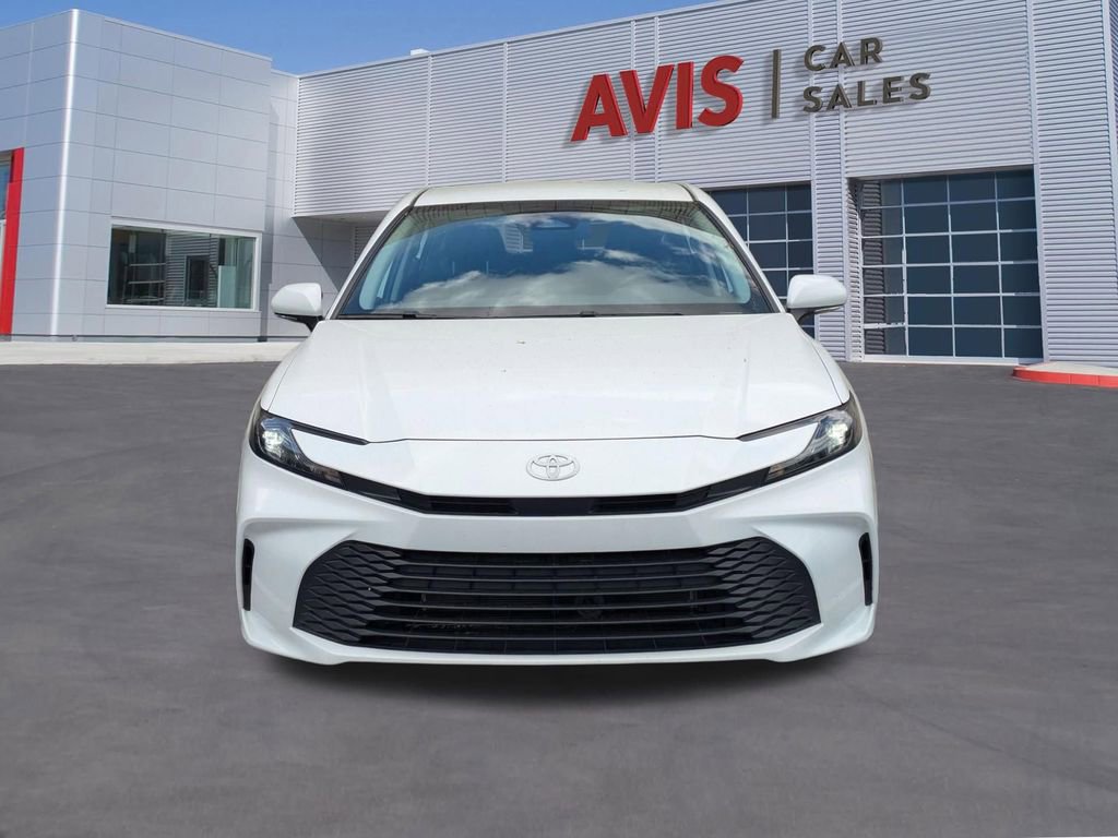 Used 2025 Toyota Camry LE image 2
