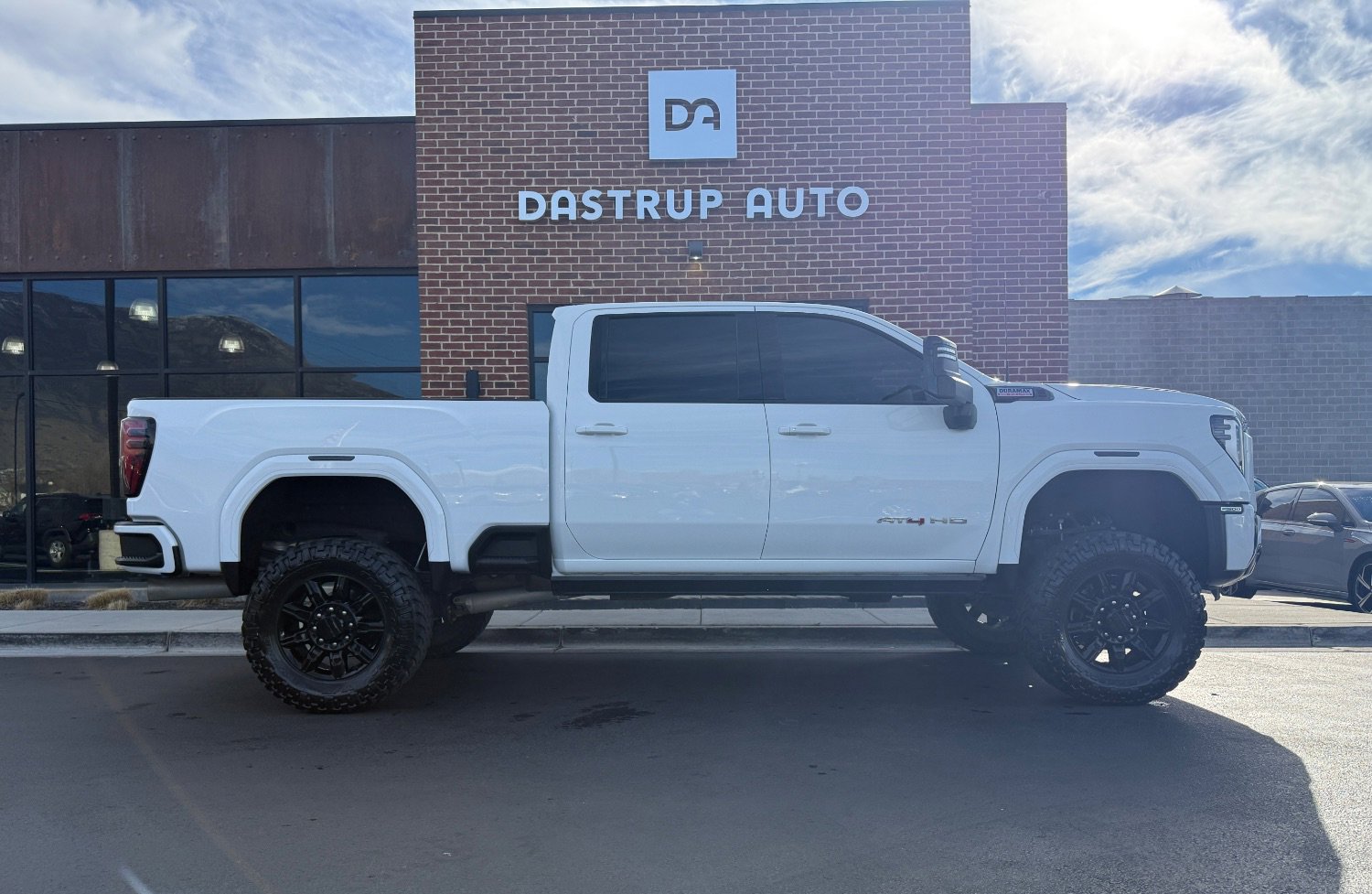 Used 2024 GMC Sierra 2500 AT4 w/ AT4 Premium Plus Package image 6