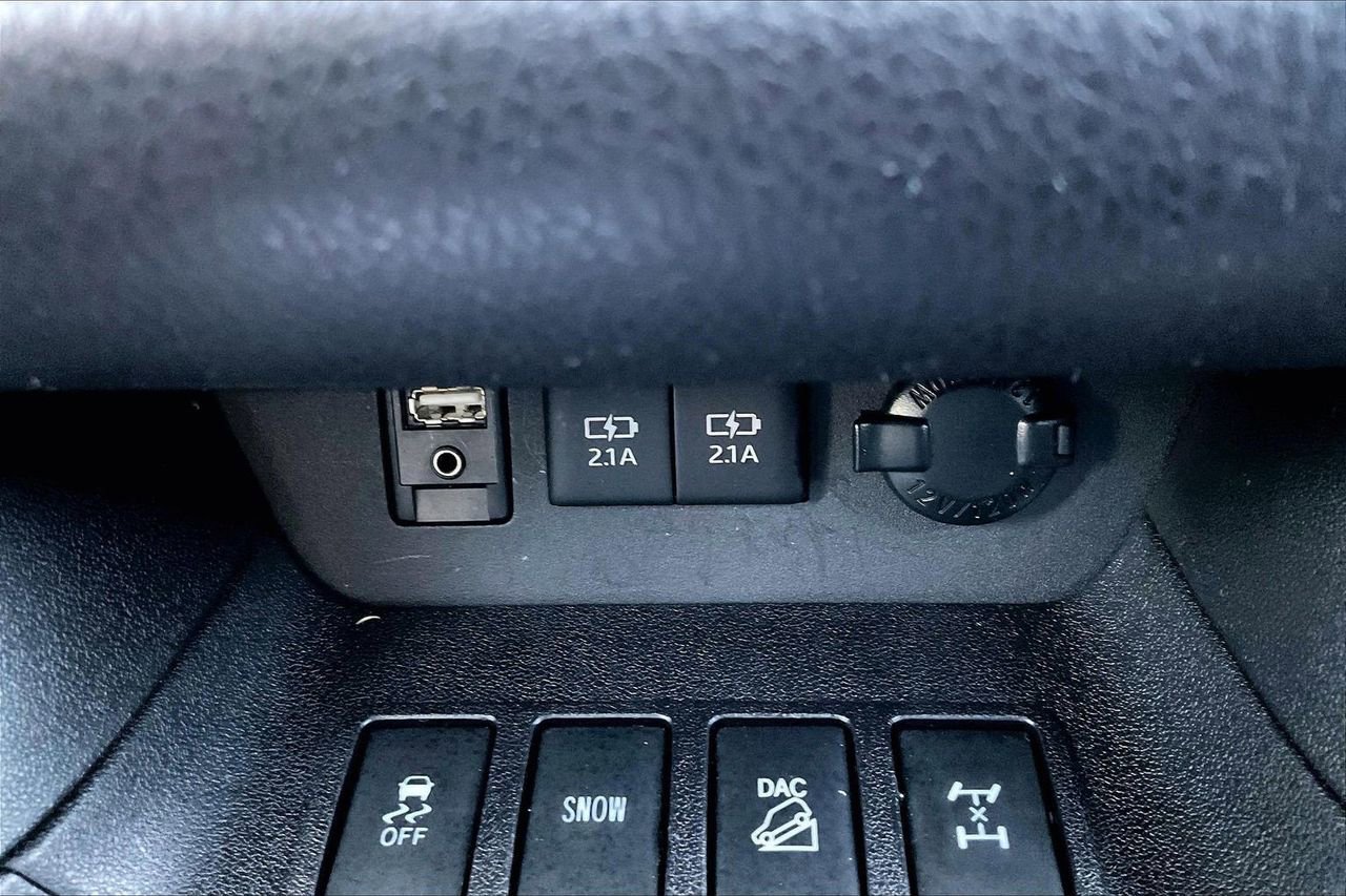 Used 2018 Toyota Highlander Limited image 19