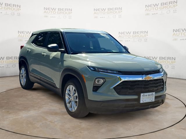 Used 2025 Chevrolet TrailBlazer LS w/ LS Convenience Package FWD image 7