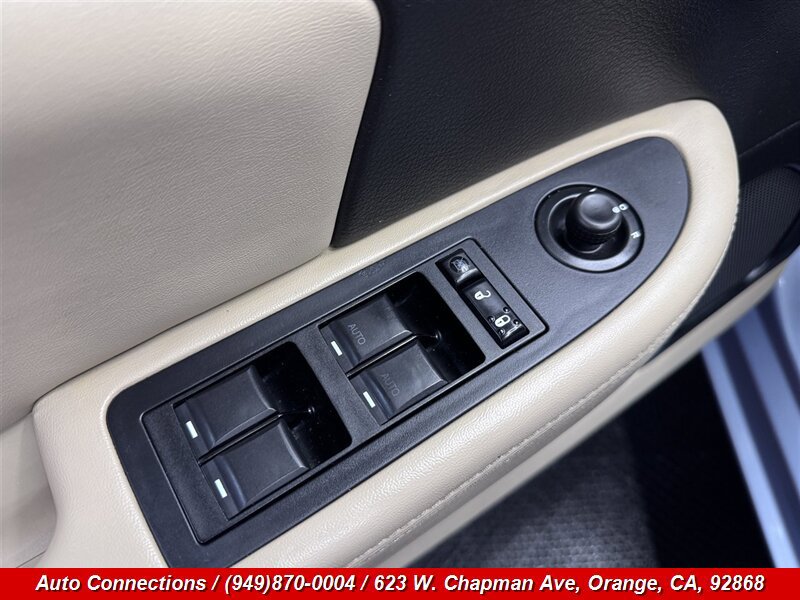 Used 2013 Chrysler 200 Limited image 19