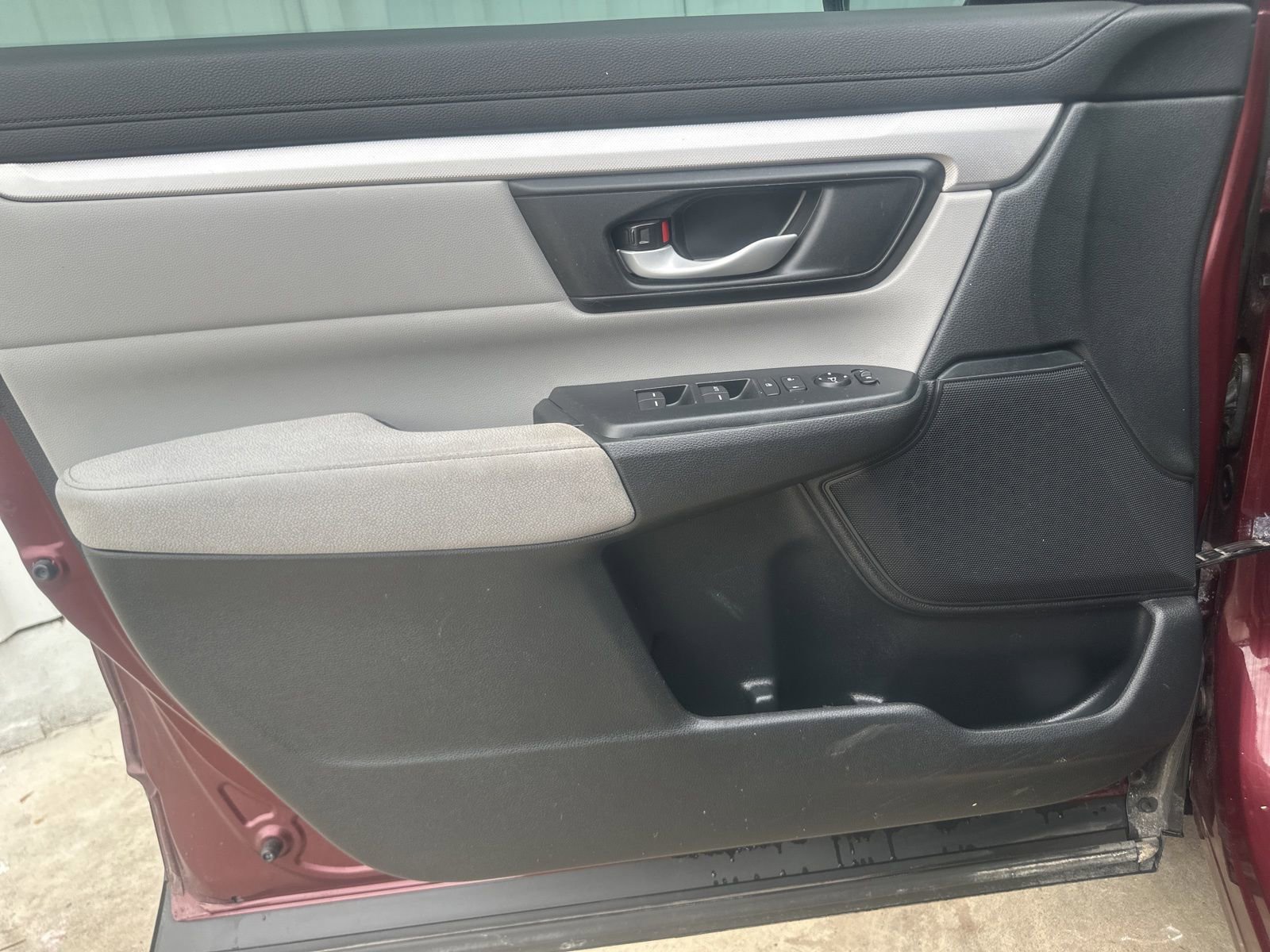 Used 2018 Honda CR-V LX image 11
