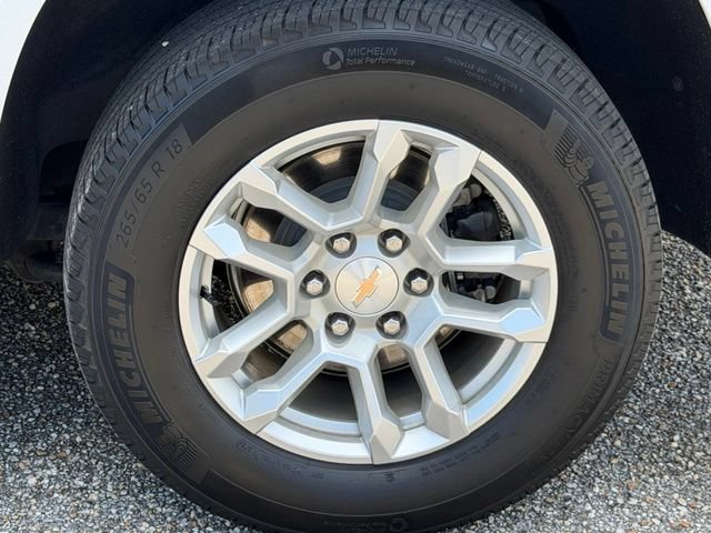 Used 2025 Chevrolet Tahoe LS RWD image 9