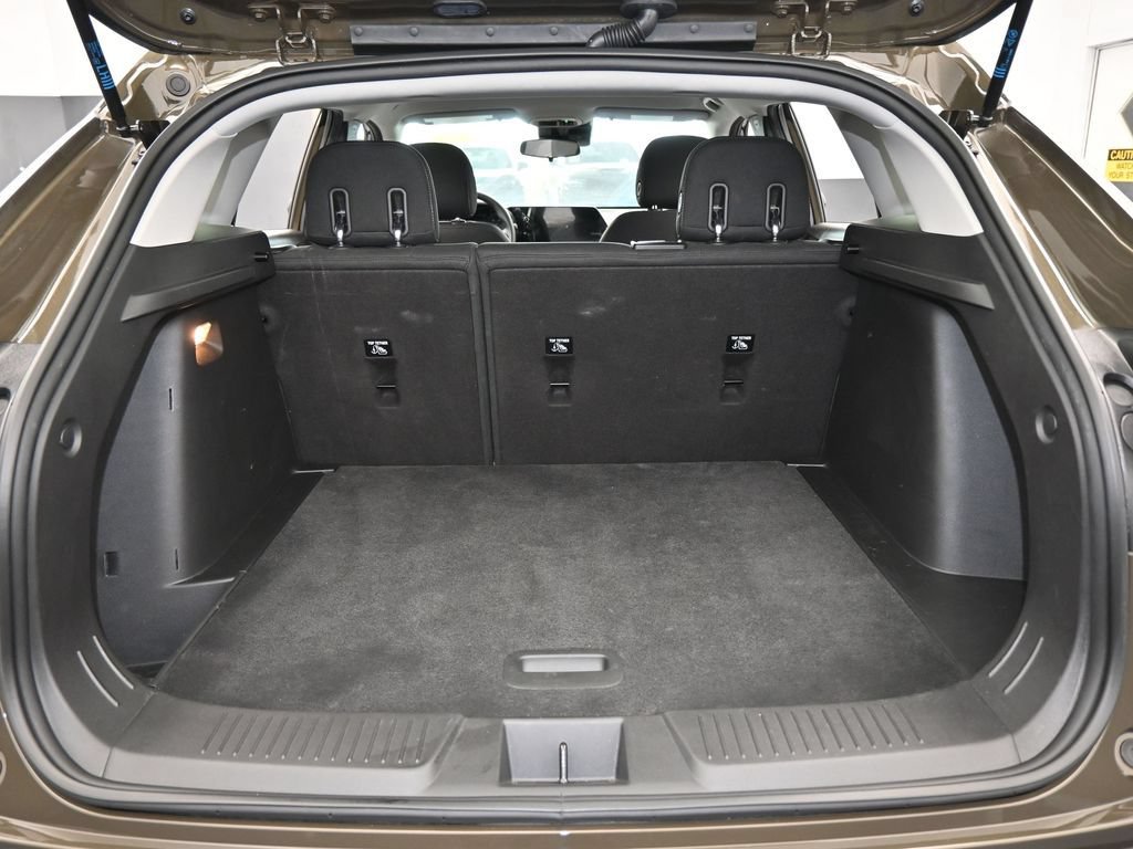 Used 2024 Chevrolet Trax LS w/ LS Convenience Package FWD image 34