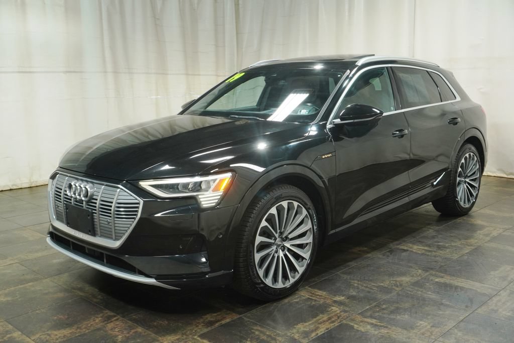 Used 2019 Audi e-tron Prestige w/ Prestige Package AWD/4WD image 2