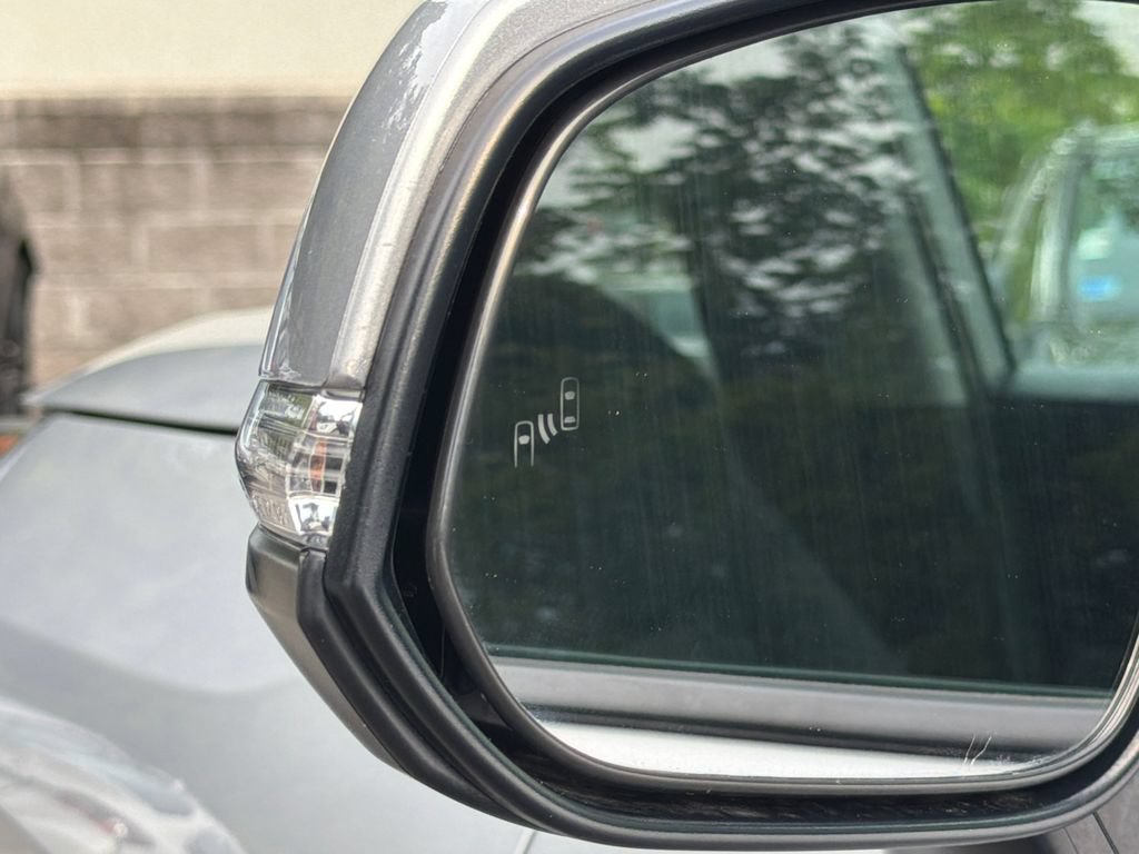 Used 2025 Toyota RAV4 XLE AWD/4WD image 18