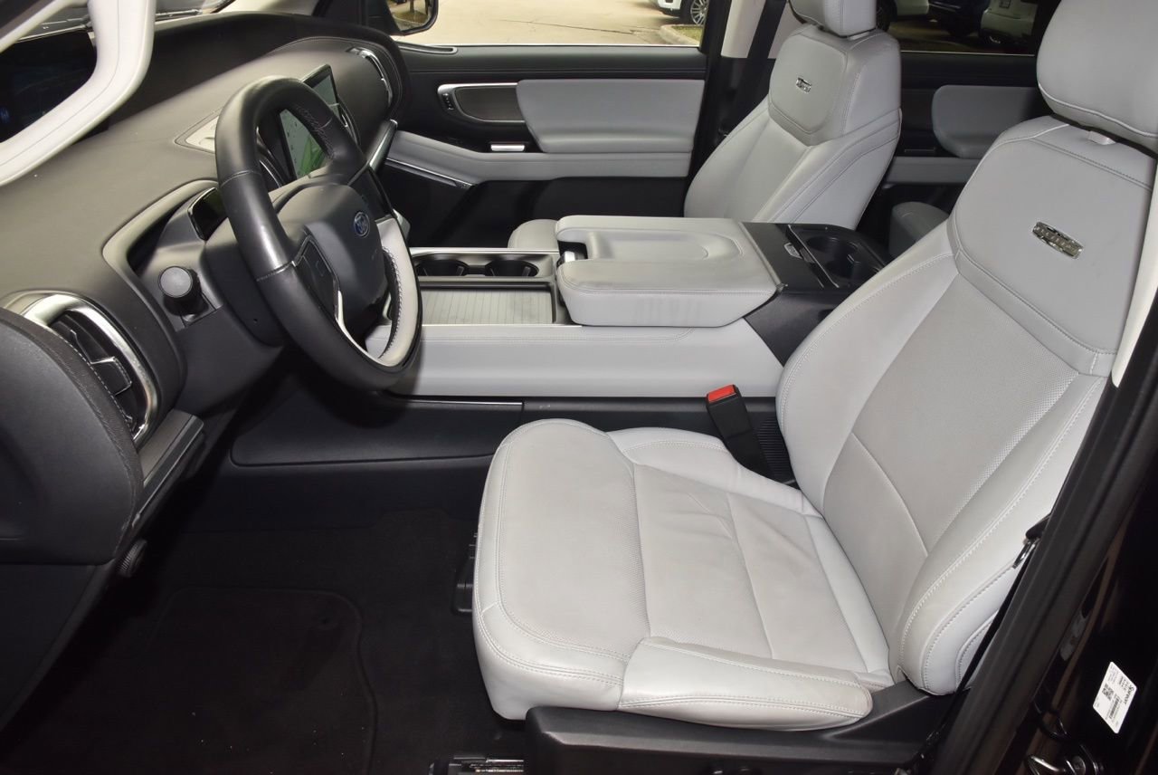 Certified 2025 Ford Expedition Platinum AWD/4WD image 13