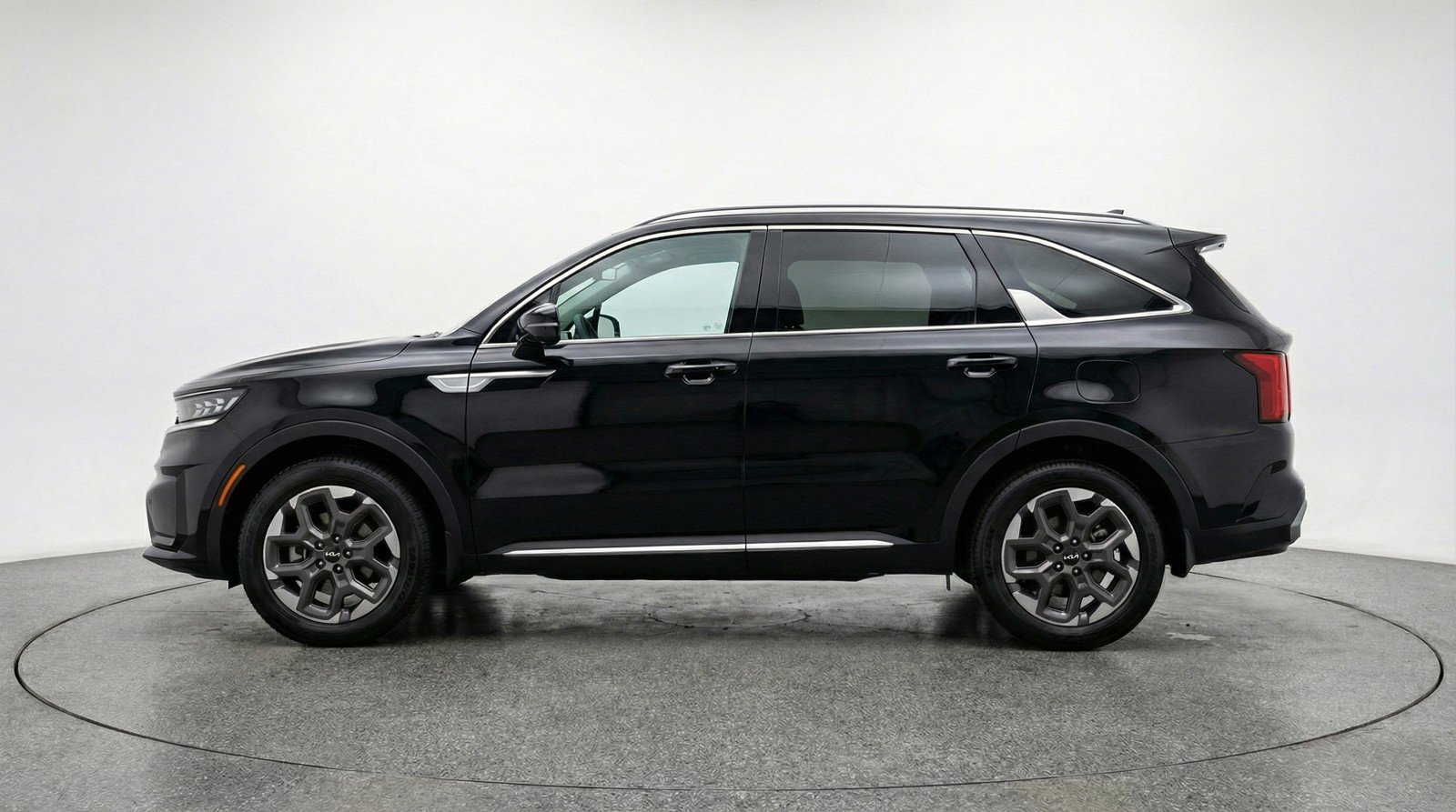 Used 2024 Kia Sorento S FWD image 5