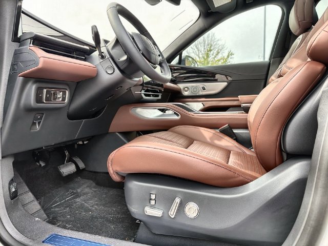 New 2026 Lincoln Nautilus Reserve AWD/4WD image 12