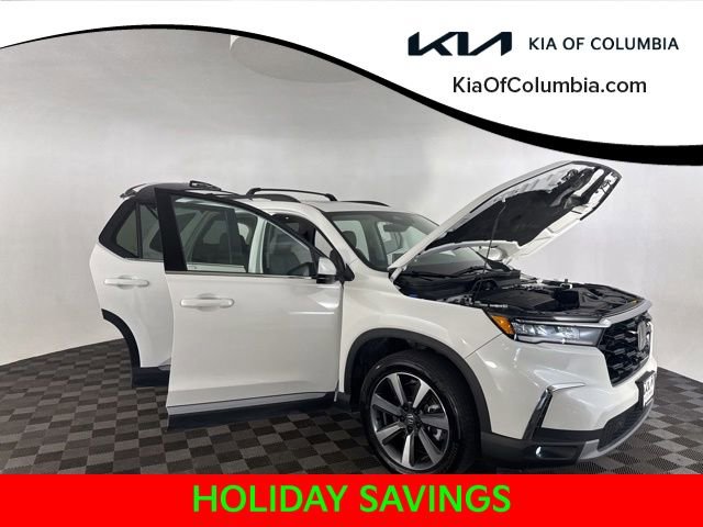 Used 2025 Honda Pilot Touring image 9