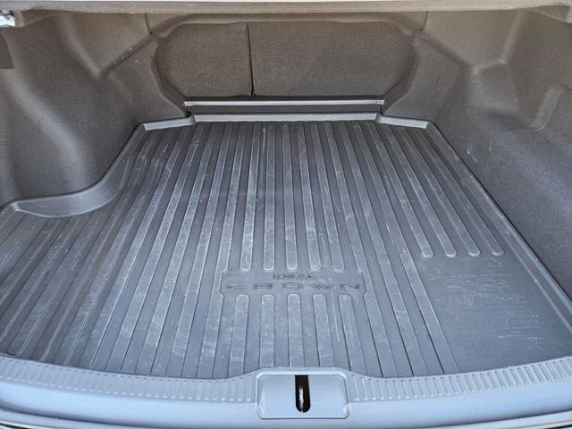 Used 2023 Toyota Crown Limited image 19