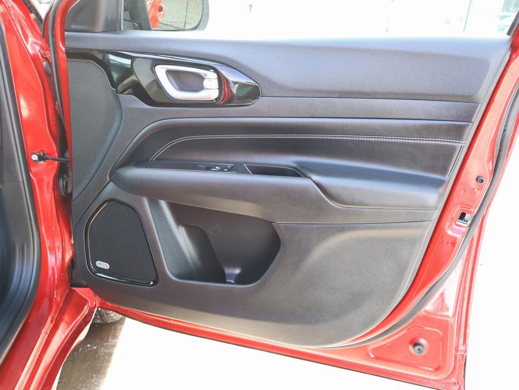 Used 2024 Jeep Compass Limited w/ High Altitude Package image 32