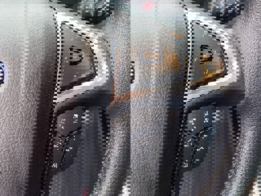 Used 2024 Ford Edge SEL w/ Convenience Package image 16