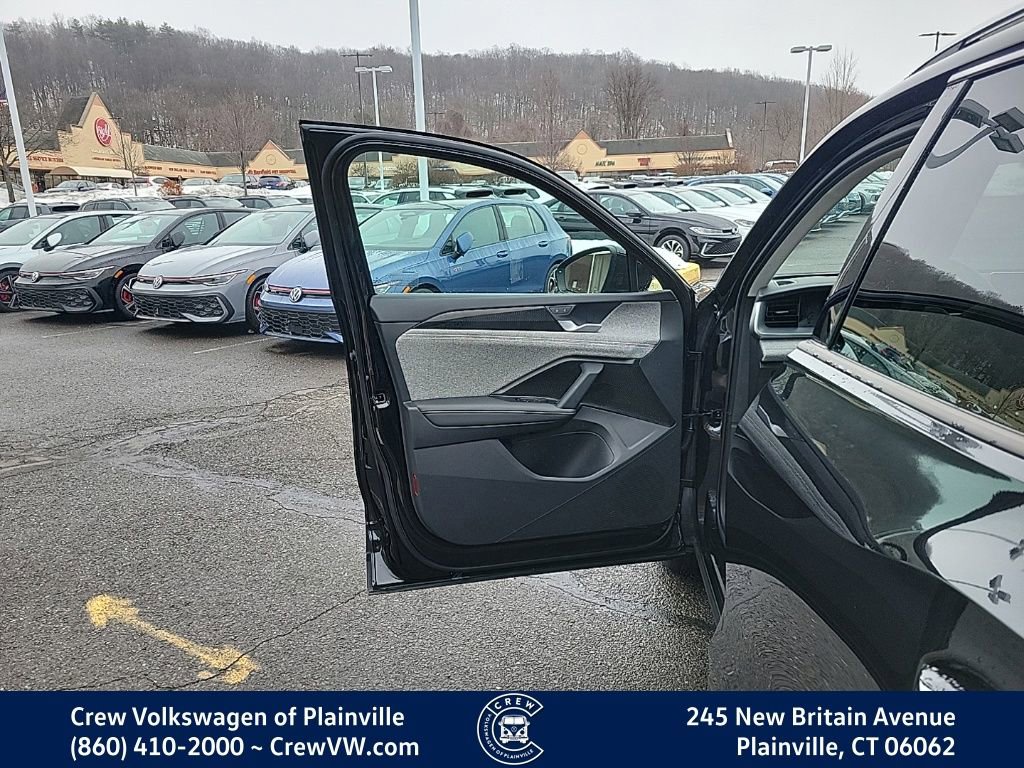 Certified 2025 Volkswagen Tiguan S image 37