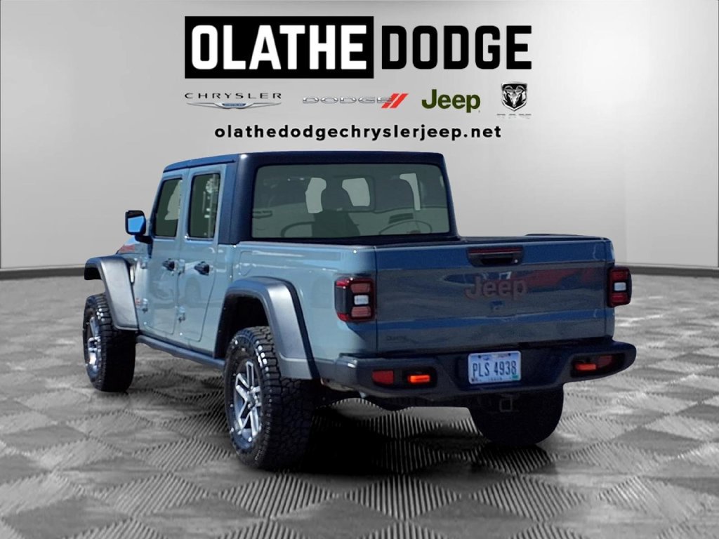 Used 2026 Jeep Gladiator Mojave AWD/4WD image 5