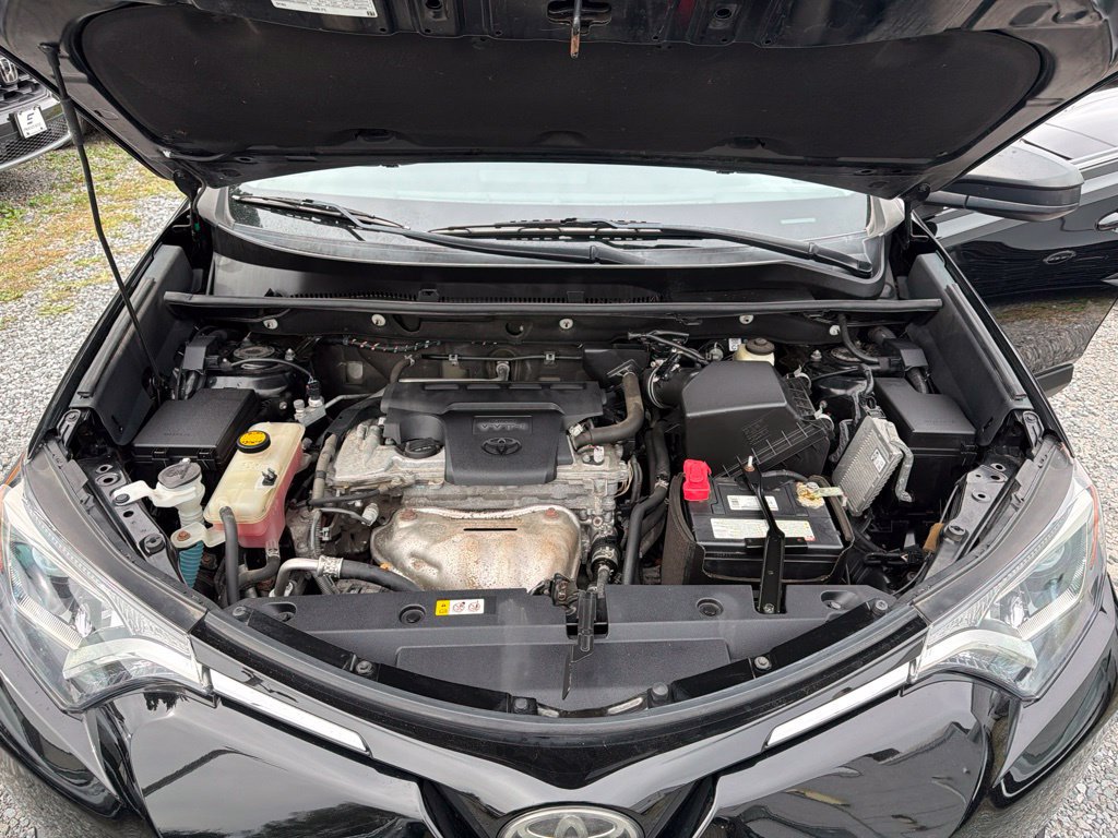 Used 2018 Toyota RAV4 LE w/ All Weather Liner Package AWD/4WD image 14