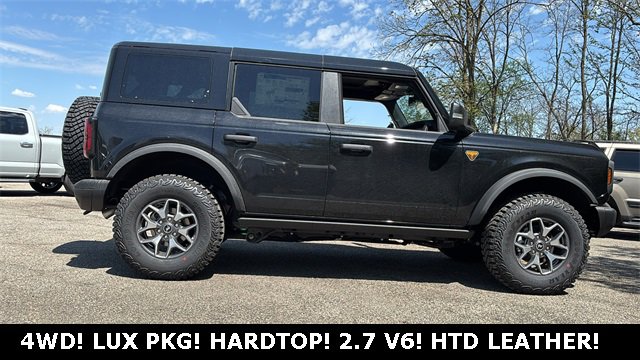 New 2025 Ford Bronco Badlands image 3