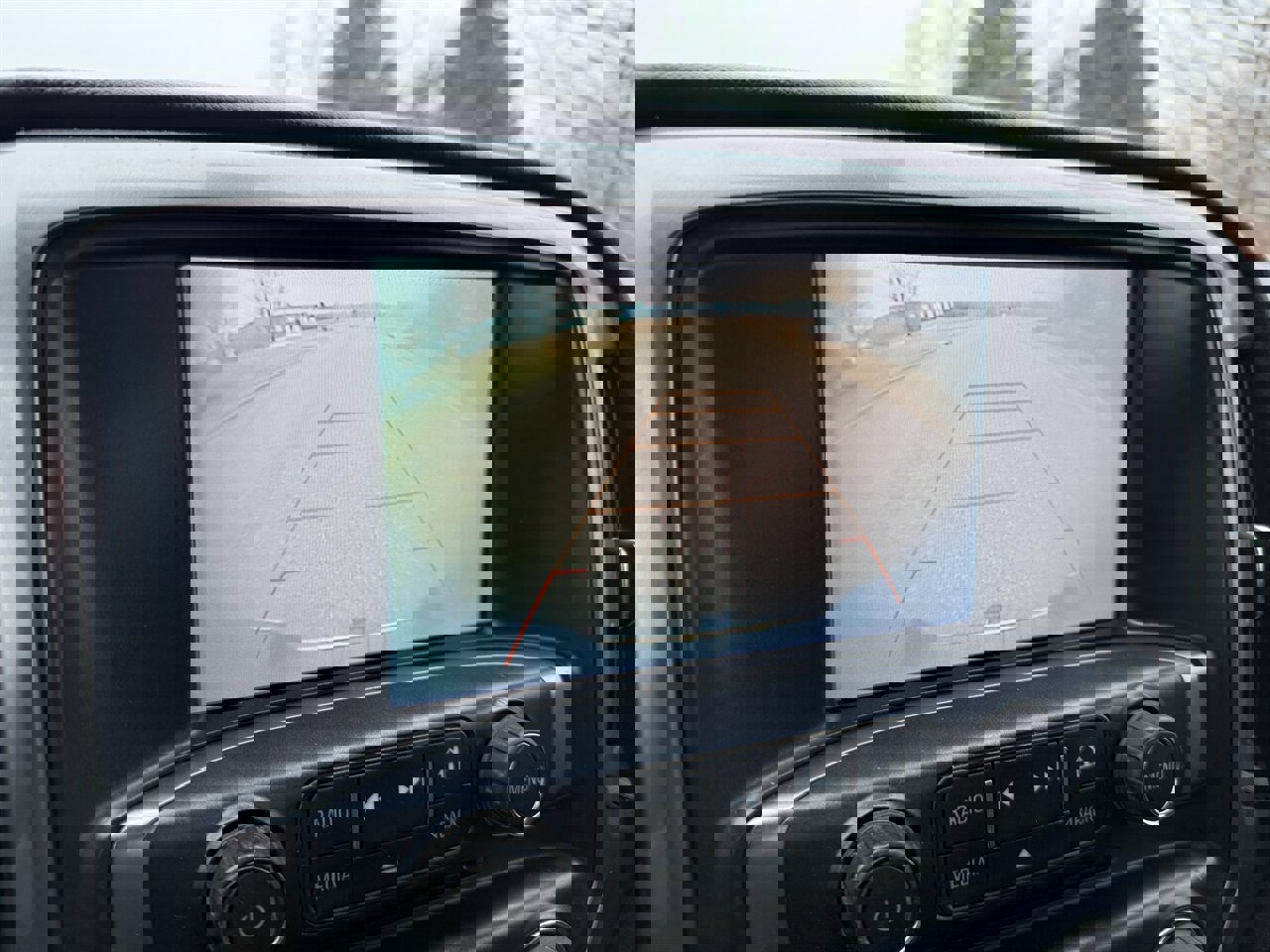 Used 2018 Chevrolet Silverado 2500 LT w/ LT Convenience Package image 16