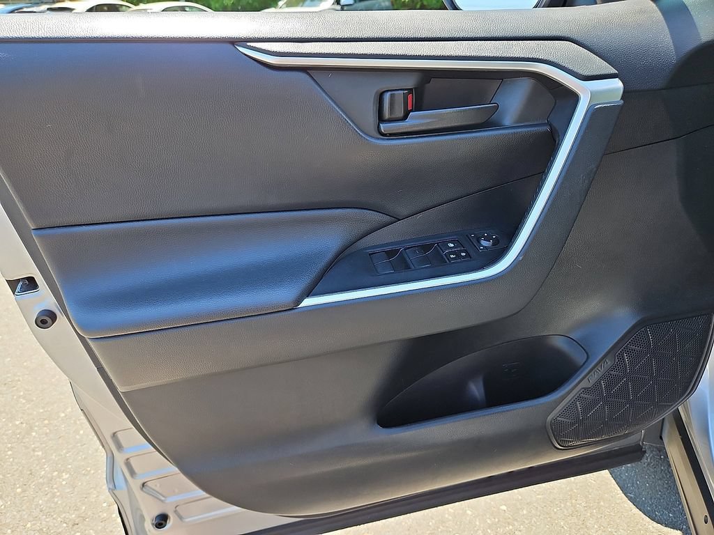 Used 2019 Toyota RAV4 LE w/ All Weather Liner Package AWD/4WD image 13