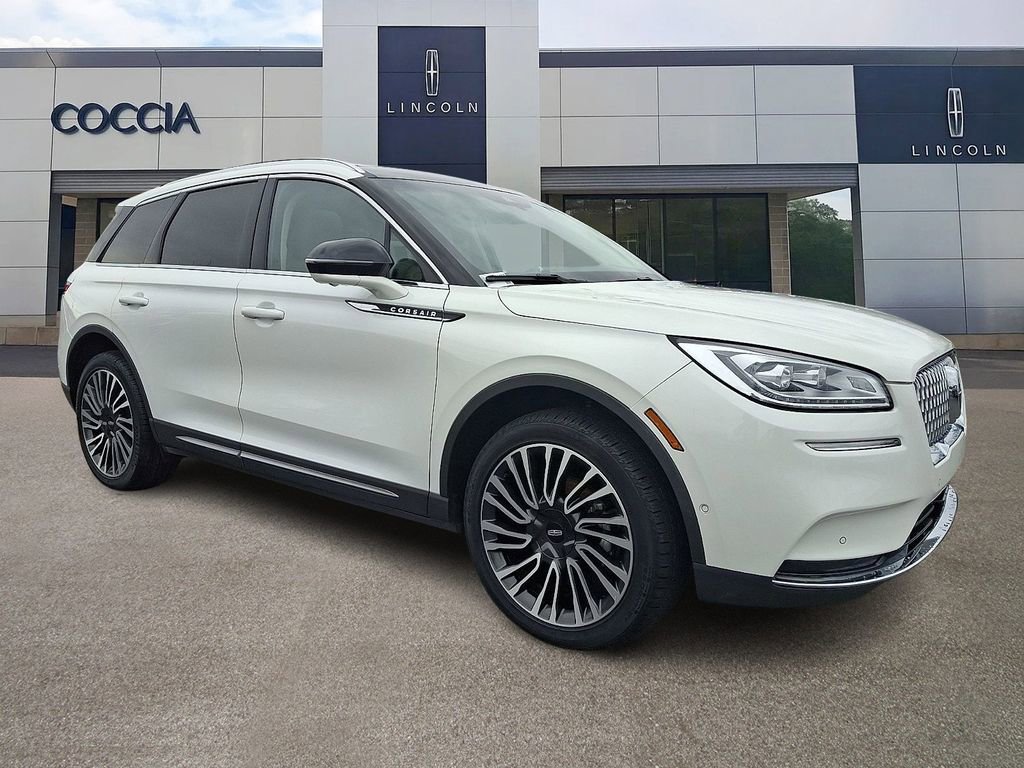 Certified 2022 Lincoln Corsair Reserve w/ Equipment Group 201A image 3