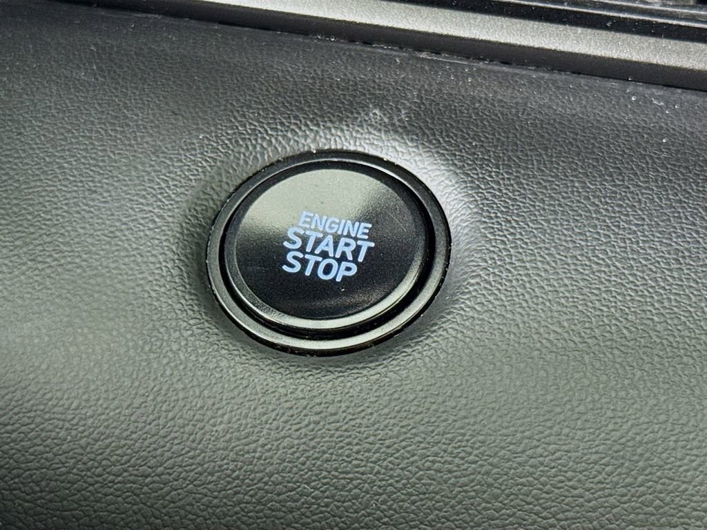 Certified 2025 Hyundai Elantra Sport FWD image 34