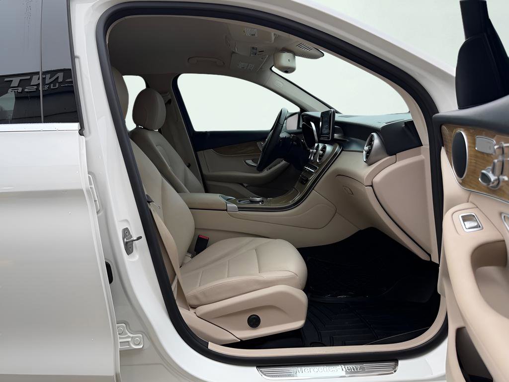 Used 2018 Mercedes-Benz GLC 350e 4MATIC image 33