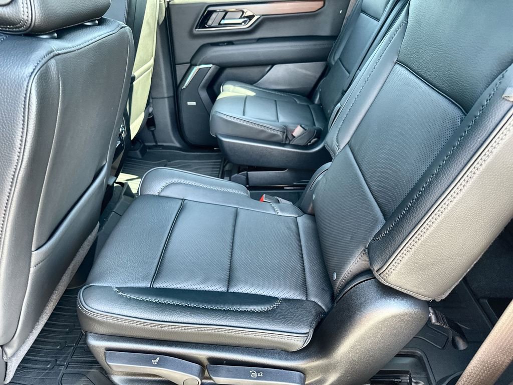 New 2026 GMC Yukon Denali w/ Sun & Power Step Package image 16