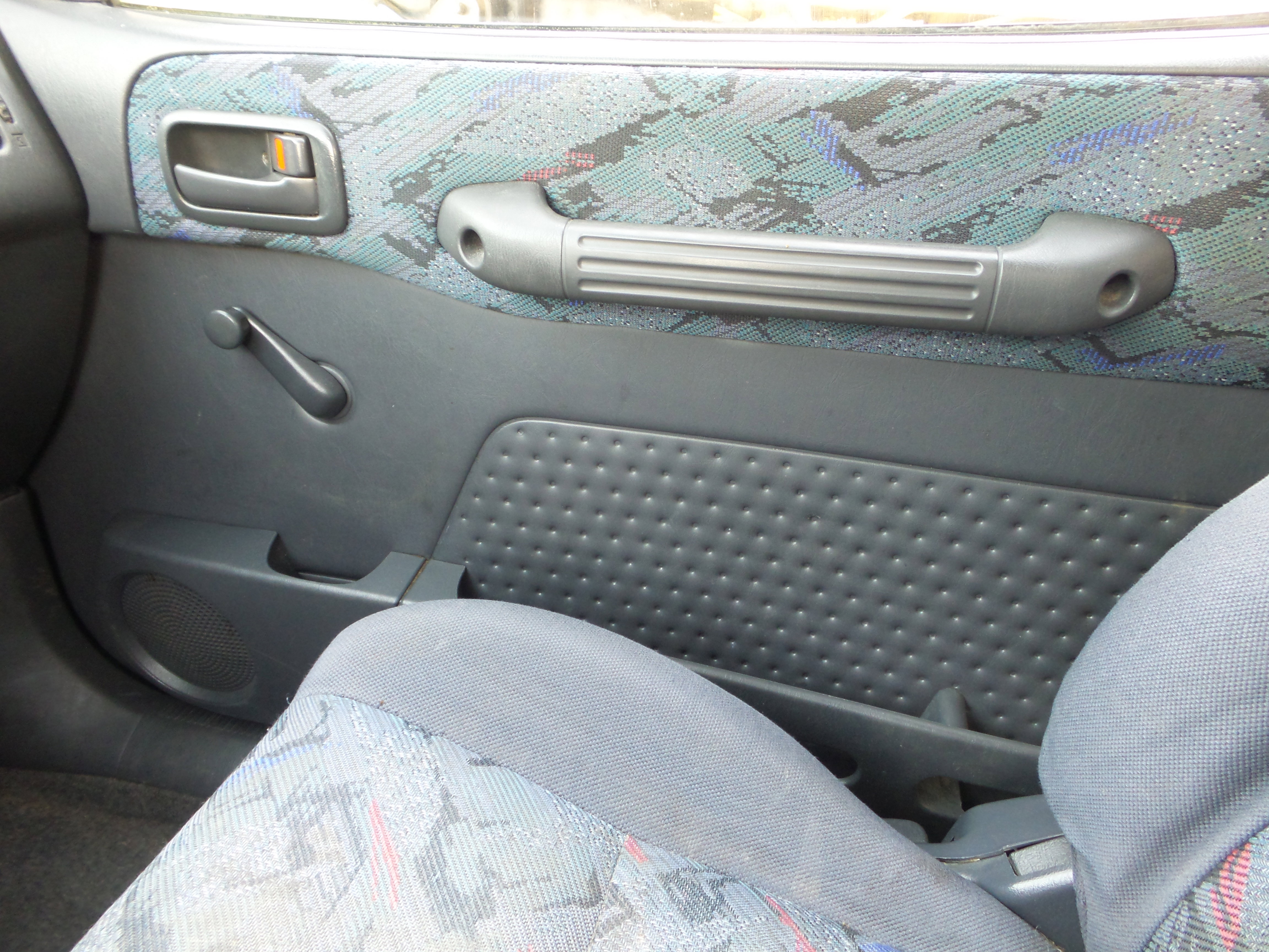 Used 1998 Toyota RAV4 2WD 2-Door image 36