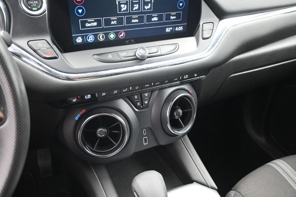 Used 2025 Chevrolet Blazer LT AWD/4WD image 19