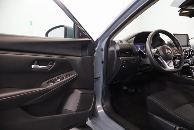 Used 2024 Nissan Sentra SV FWD image 9