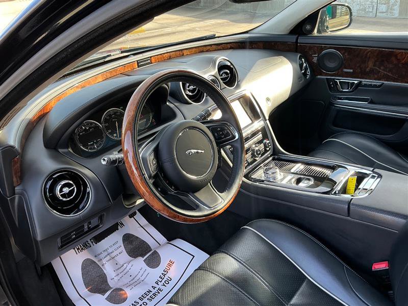 Used 2014 Jaguar XJ L Portfolio image 31