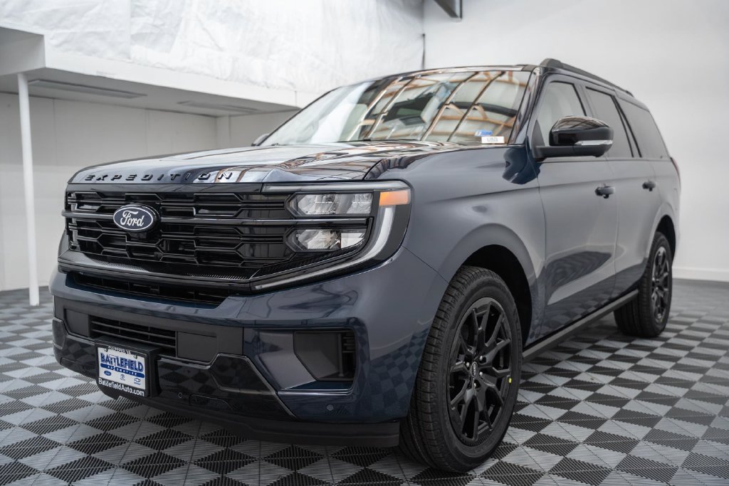New 2027 Ford Expedition Platinum AWD/4WD image 3