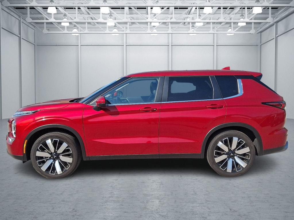 Used 2025 Mitsubishi Outlander SE AWD/4WD image 2