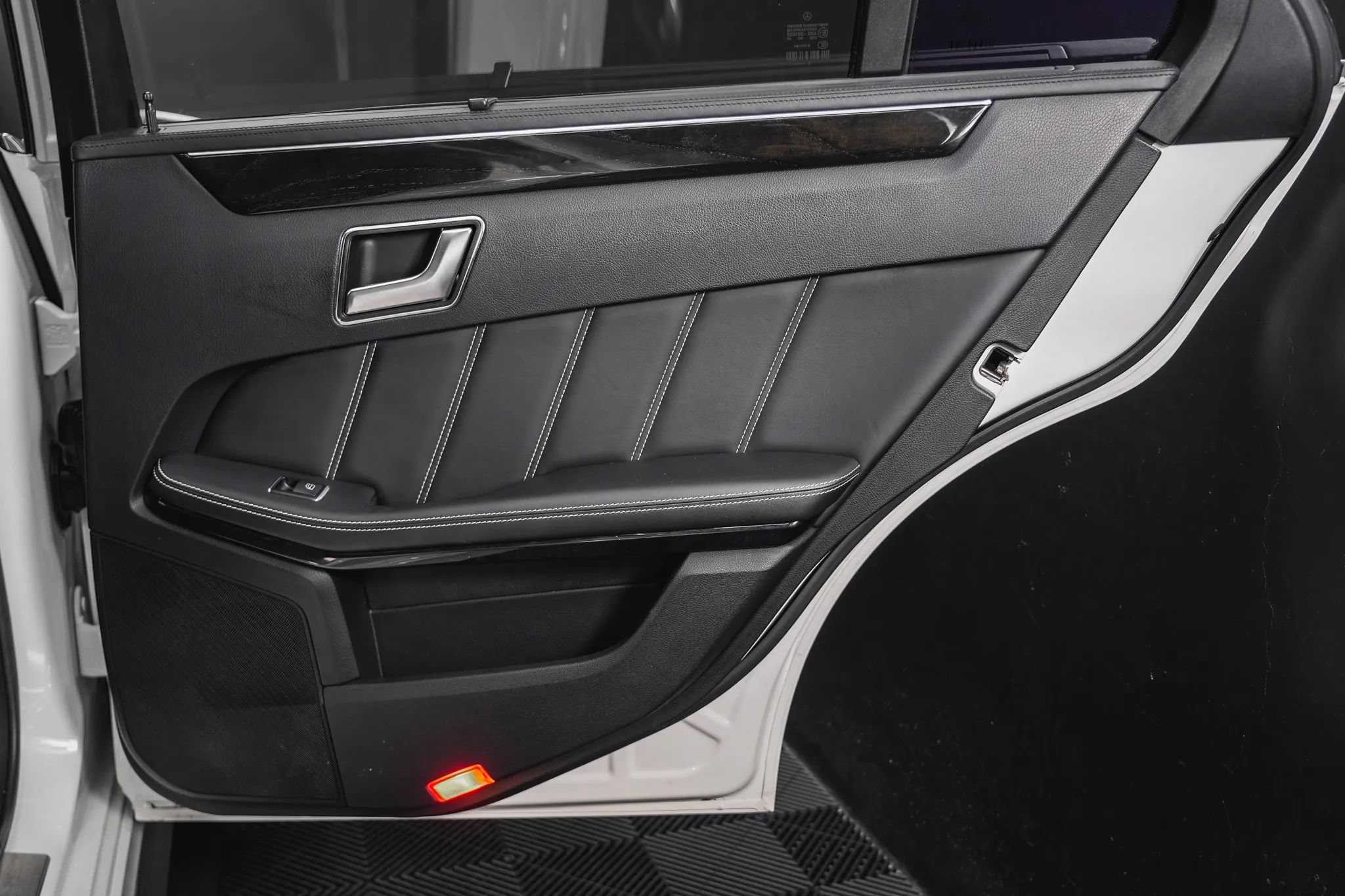 Used 2014 Mercedes-Benz E 63 AMG S-Model image 49