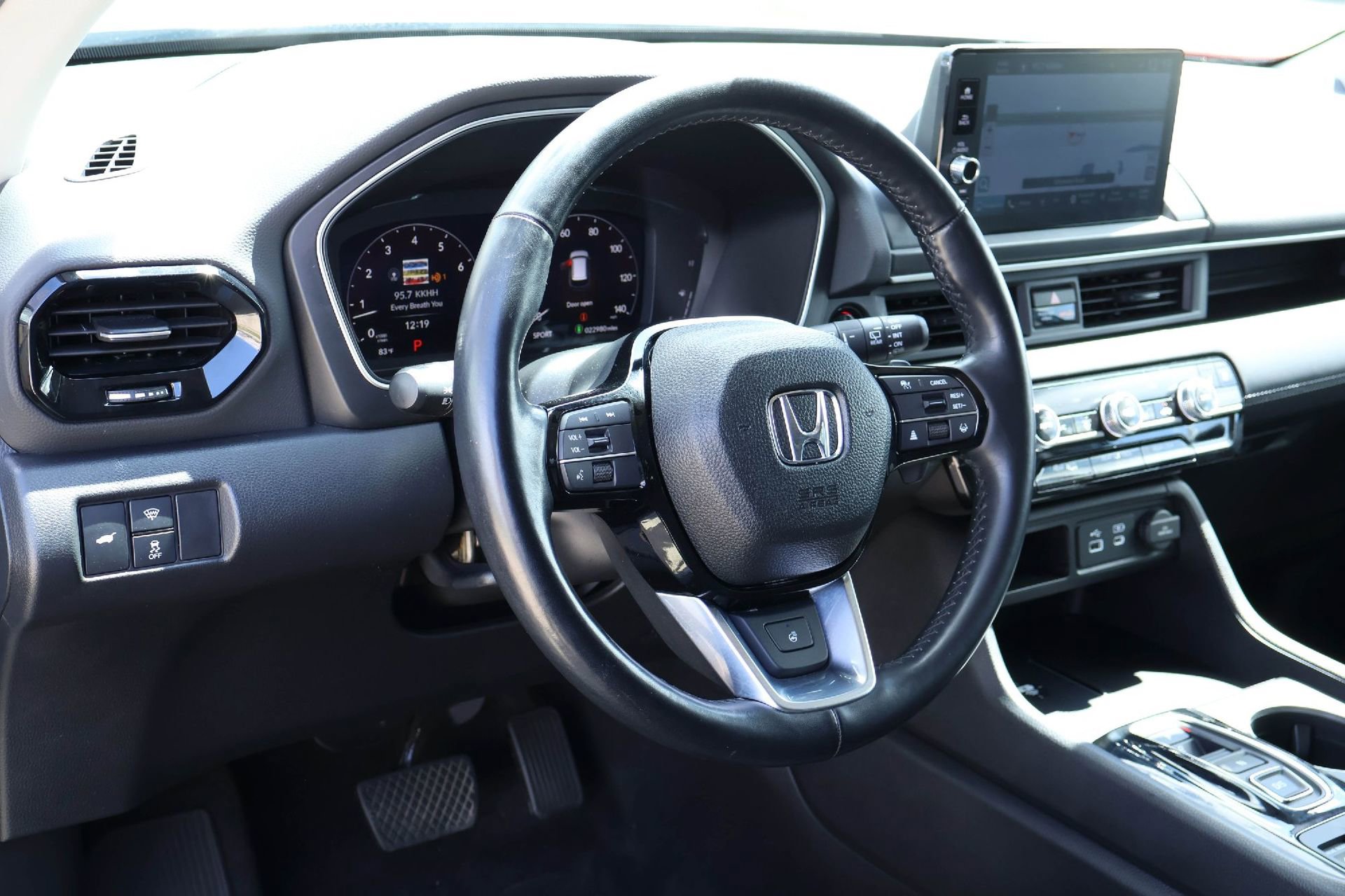 Used 2024 Honda Pilot Elite image 2