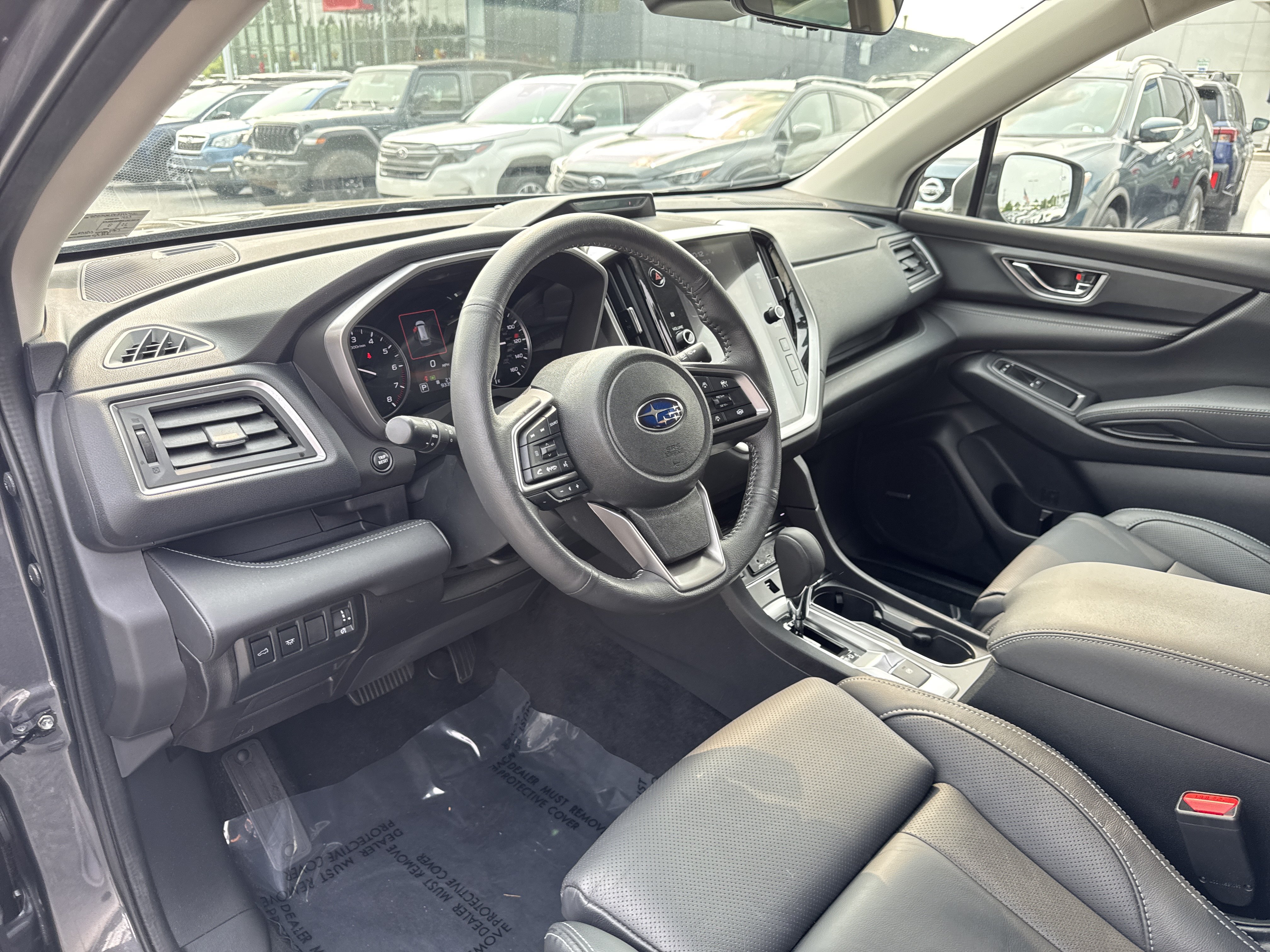 Used 2023 Subaru Ascent Limited w/ Technology Package AWD/4WD image 4