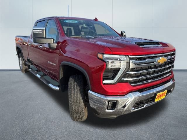 Used 2025 Chevrolet Silverado 3500 LTZ w/ LTZ Convenience Package image 4