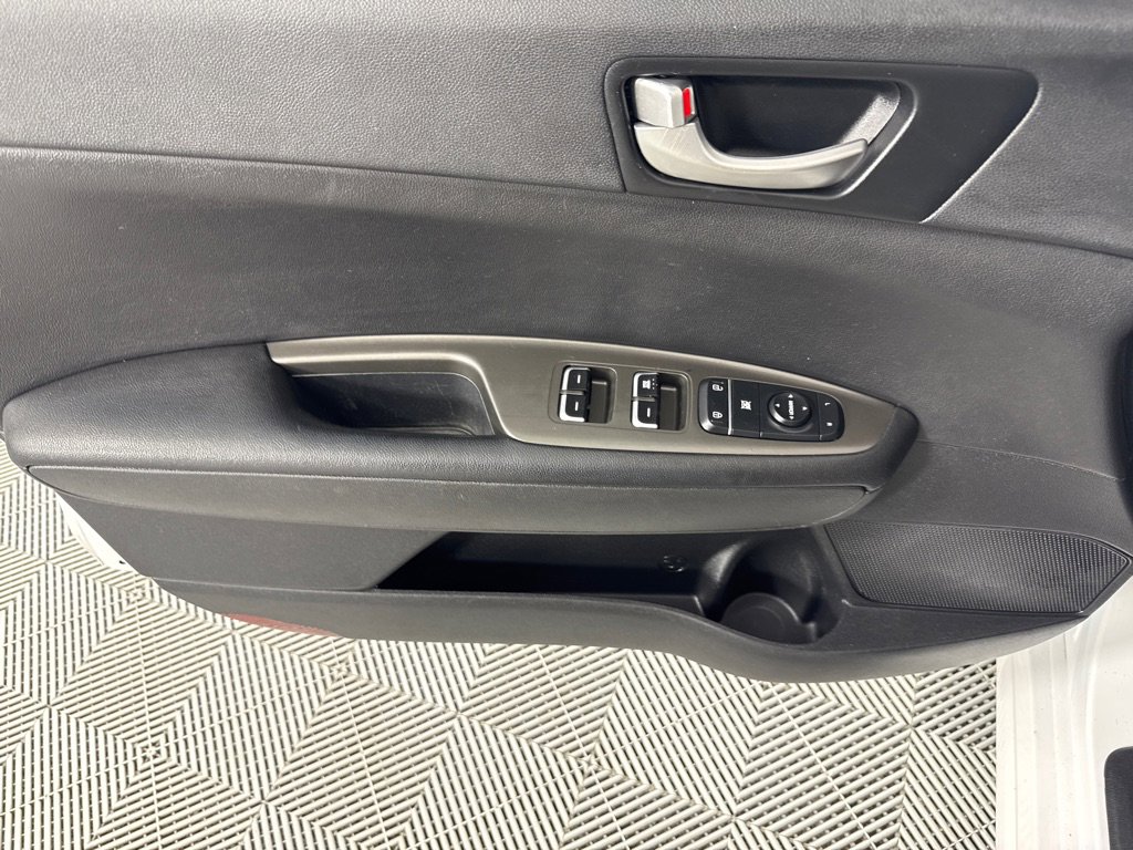 Used 2020 Kia Optima LX image 13