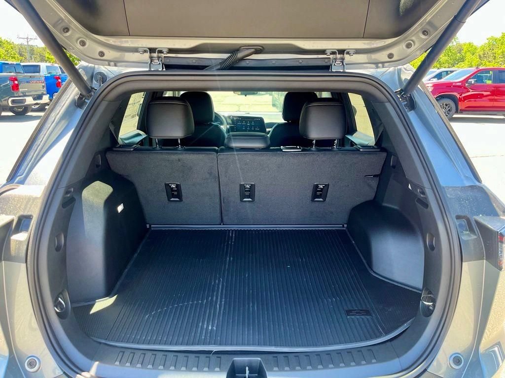 New 2026 Chevrolet Equinox LT w/ Convenience Package II AWD/4WD image 5