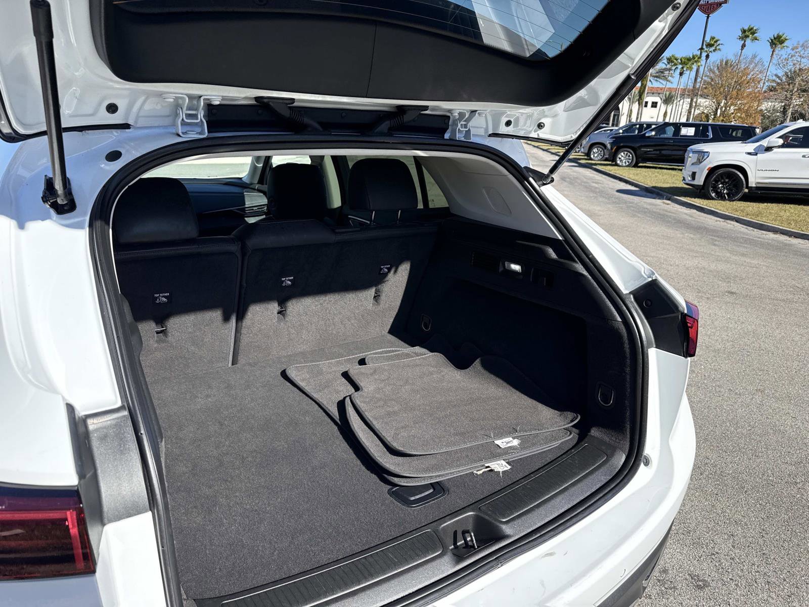 Used 2025 Buick Envision Preferred image 12