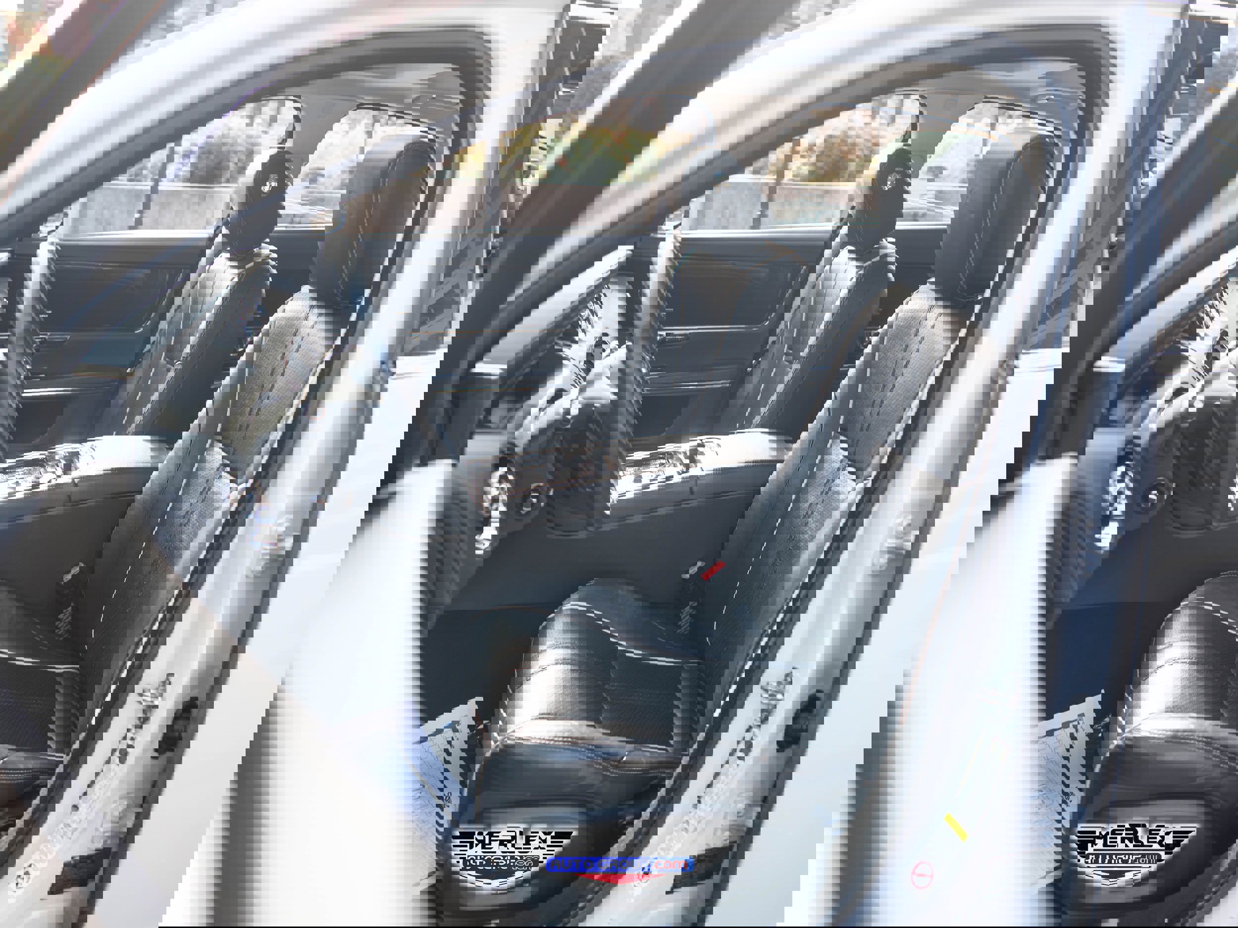 Used 2019 Jaguar XJ R-Sport image 16