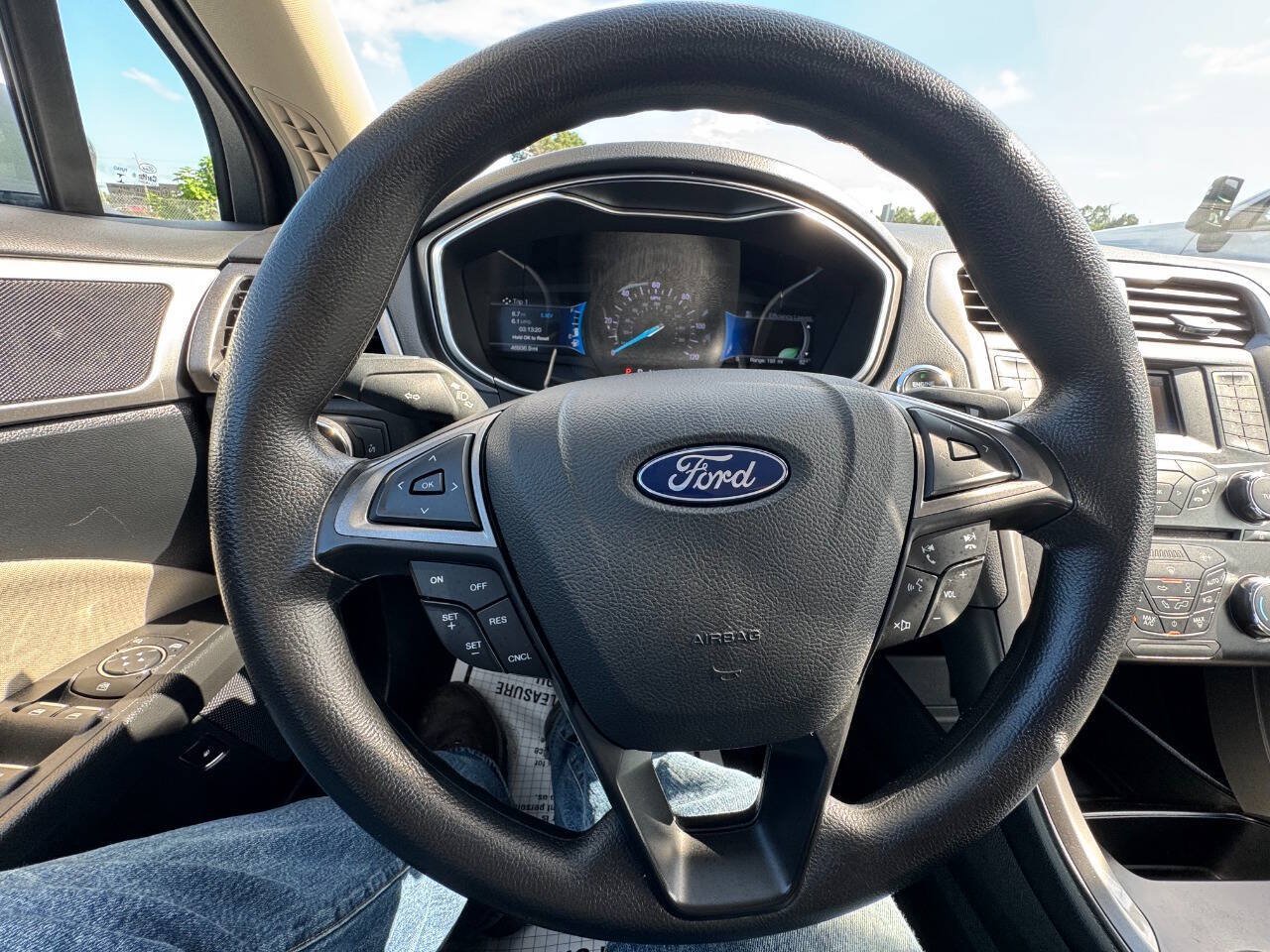 Used 2018 Ford Fusion S FWD image 11